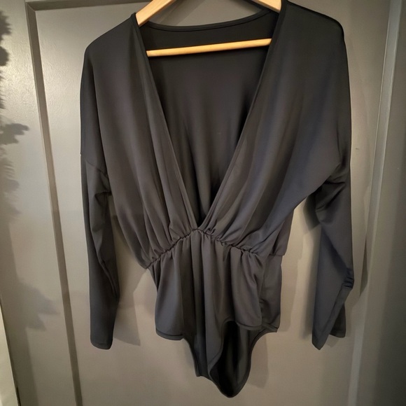 None Tops - Black Long Deep V-neck Sleeve Bodysuit size Medium